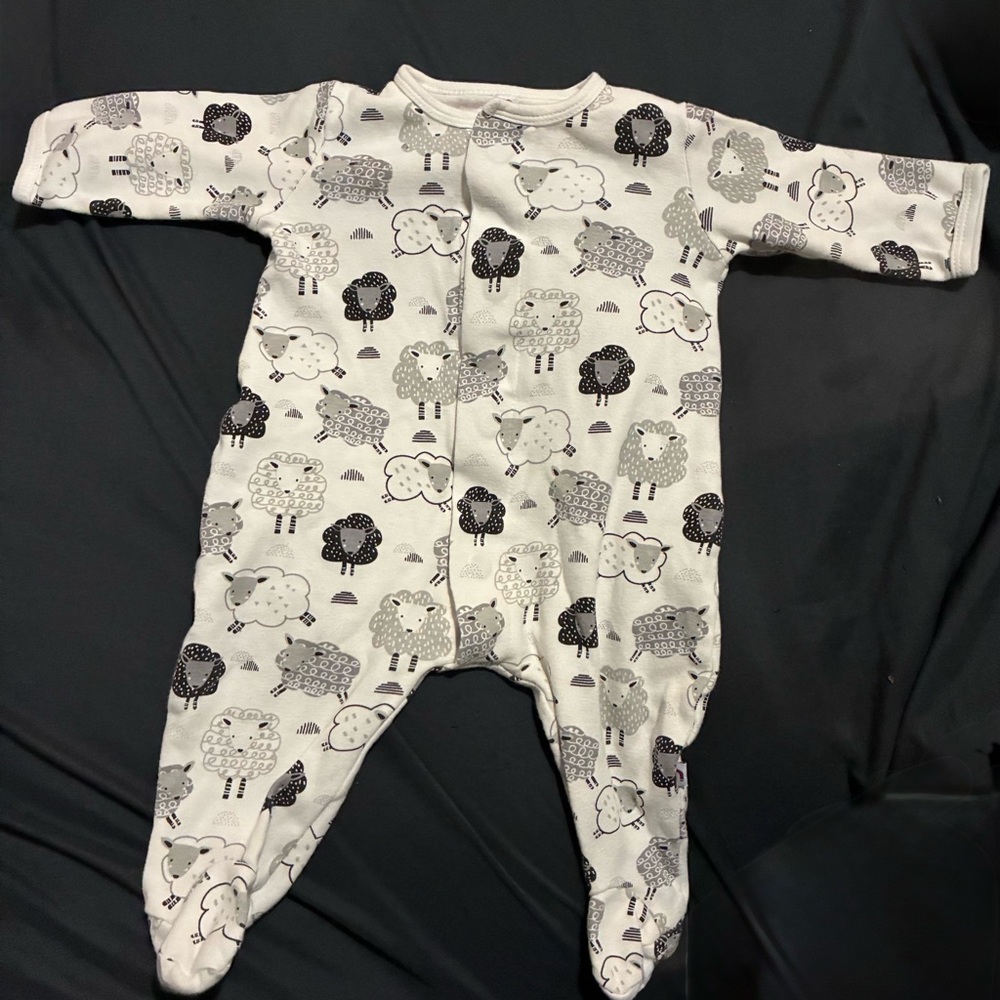 Cozy Sheep Print Baby Magnetic Footsie